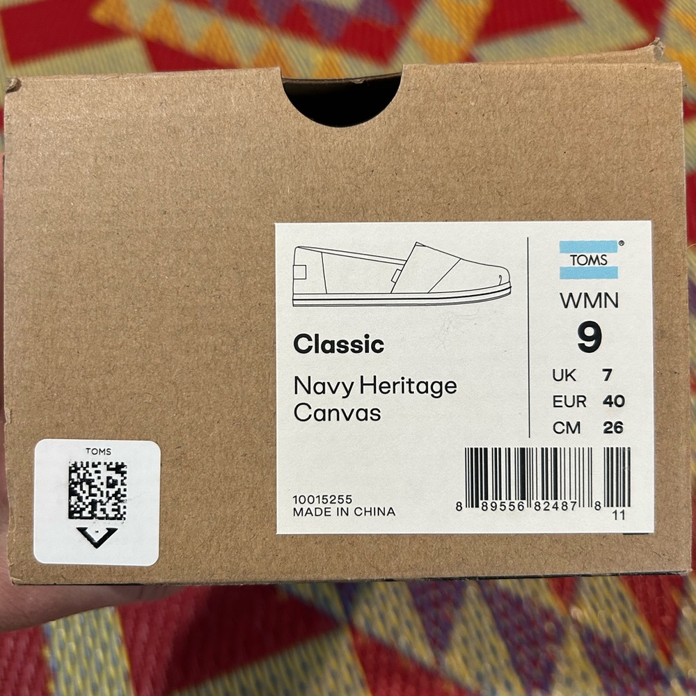 Tom’s women’s Heritage shoes navy size 9

Brand new in box with tags. - Picture 4 of 4